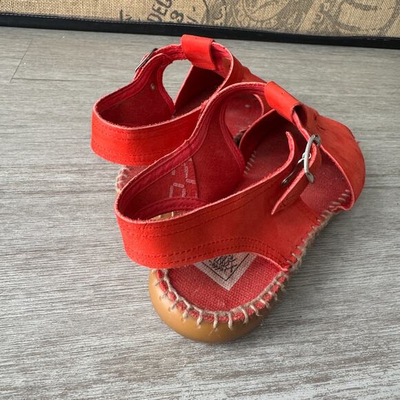 André Assous Made in France Red Suede Espadrille Sandals Women’s Size 39 / US 8 - Picture 7 of 7